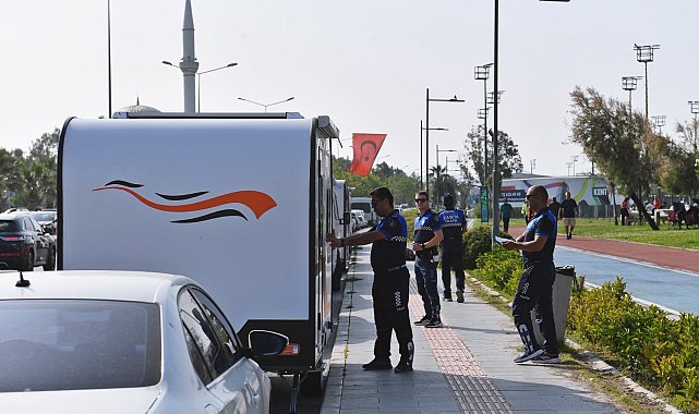 İnciraltı ve Karşıyaka’da 433 karavan tahliye edildi