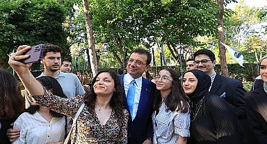 İstanbul Vakfı'nın Dr. Dilek Kaya İmamoğlu'nun fikir öncülüğüyle hayata geçirdiği Büyüt Hayallerini projesinin burs sağladığı 252 öğrenci okullarından mezun oldu