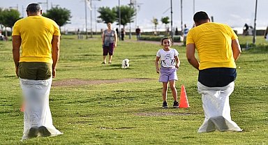 İzmir'de babalar ve çocuklar birlikte eğlendi