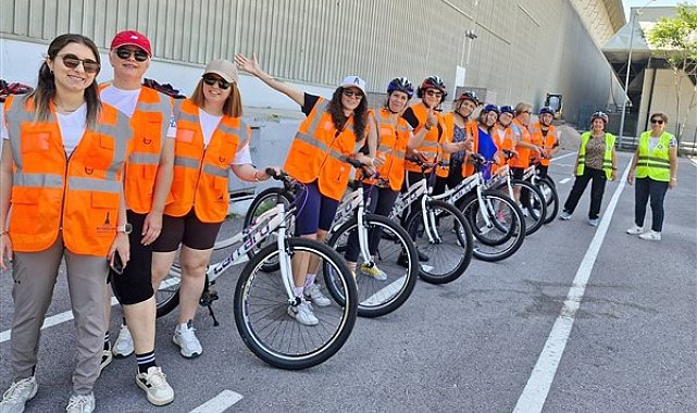 İzmir'de “Kadın Kadına Bisiklet Eğitimi Projesi” hayata geçirildi