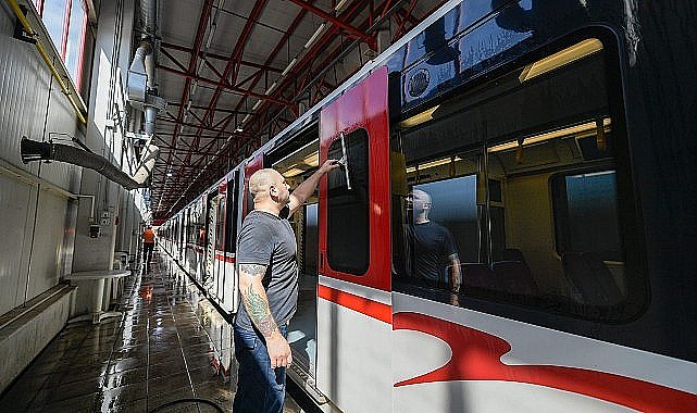 İzmir'in toplu ulaşım araçları tertemiz