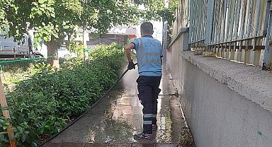 Karabağlar'da gece gündüz temizlik mesaisi