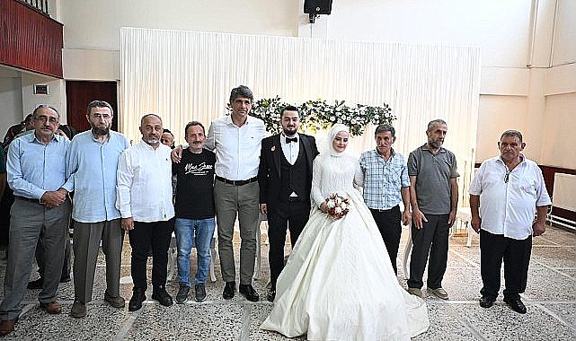 Kartepe Belediye Başkanı Av.M.Mustafa Kocaman, hemşehrilerinin en mutlu günlerinde yanlarında olmaya devam ediyor
