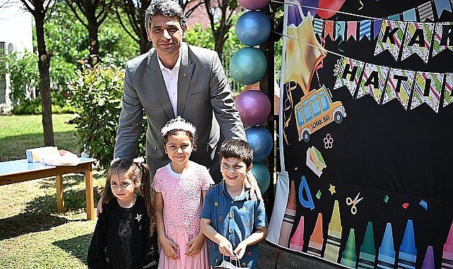 Kartepe Belediye Başkanı Av.M.Mustafa Kocaman, Rahmiye Mahallesi Kur'an-ı Kerim kursunda eğitim gören miniklerin mezuniyet törenine katıldı