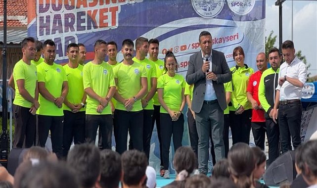 Kayseri Büyükşehir Belediyesi'nden karne şenliği