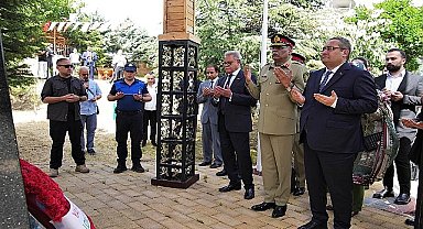 Keçiören Belediye Başkanı Dr. Mesut Özarslan'ın ev sahipliğinde Keçiören'deki Peşaver Şehitleri Anıtı'nı ziyaret etti