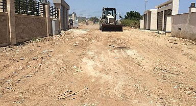 Kemer'de yol ve kaldırım çalışmaları hızla devam ediyor