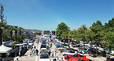 Klasik otomobiller Urla'da buluştu