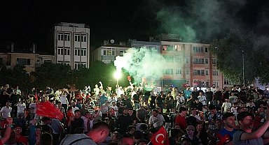 Kongre Meydanı'nda milli maç coşkusu