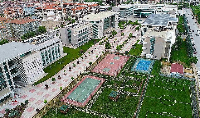 “KTO Karatay Üniversitesi, YÖK'ten Beş Turuncu Bayrak Ödülü Birden Alarak 7. Oldu