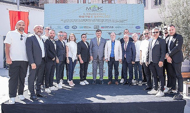 Moda camiası ve vatandaşı buluşturan şenlik