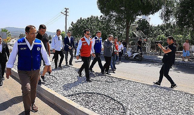 Muğla Büyükşehir Belediye Başkanı Ahmet Aras Bodrum'da devam eden Mumcular ve Yalıkavak yol çalışmalarını yerinde inceledi