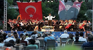 Narlıdere Belediyesi Çocuk Senfoni Orkestrası, 2023-2024 dönemi çalışmalarını 'yaz' konseri ile taçlandırdı