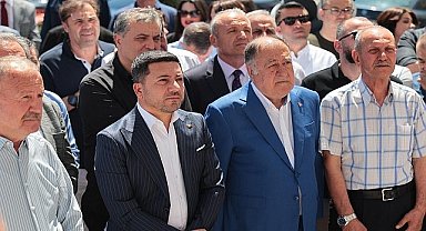 Nevşehir Belediye Başkanı Rasim Arı, esnaf ziyaretlerinde bulunarak işyeri açılışına katıldı