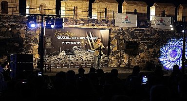 Nevşehir Belediyesi Kültür ve Sosyal İşler Müdürlüğü tarafından düzenlenen Kayaşehir Açık Hava Konserleri devam ediyor