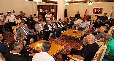 Nevşehir Belediyesi'nde düzenlenen bayramlaşma törenine vatandaşlar büyük ilgi gösterdi