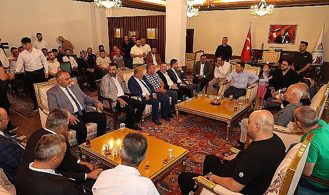 Nevşehir Belediyesi'nde düzenlenen bayramlaşma törenine vatandaşlar büyük ilgi gösterdi