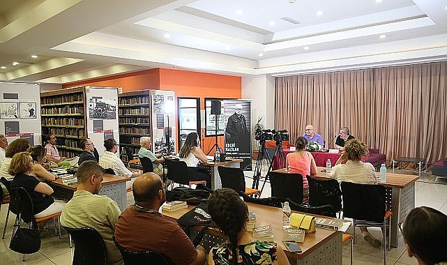 Ödüllü yazar Gürsel Korat edebiyatseverlerle buluştu