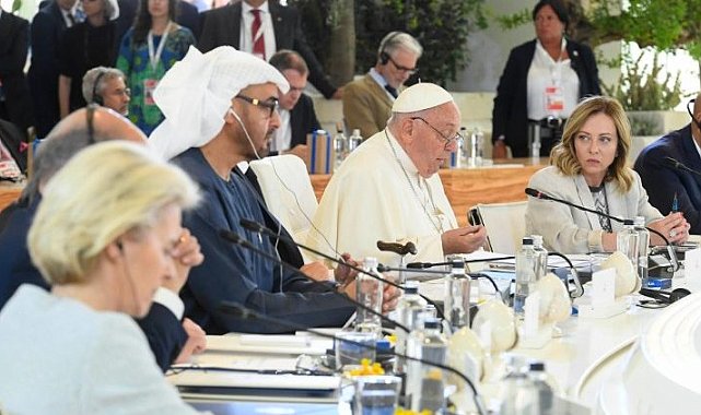 Papa G7 liderlerini otonom silahların kullanımını yasaklamaya çağırdı