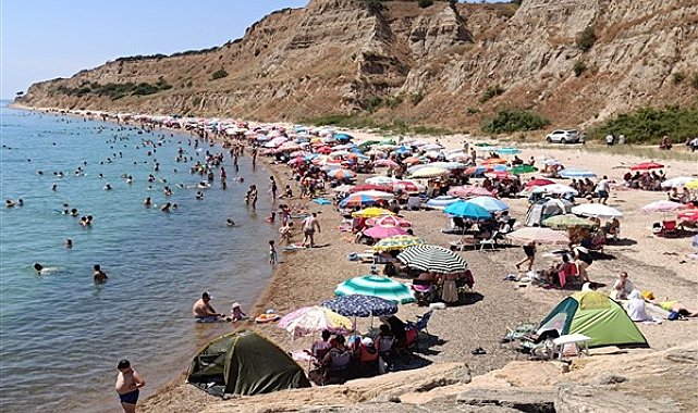 Saros Körfezi sahilleri tatilci akınına uğradı