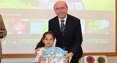 Selçuklu Belediye Başkanı Ahmet Pekyatırmacı, Sille İlkokulu'nda düzenlenen karne dağıtım törenine katılarak öğrencilerin karne sevincini paylaştı