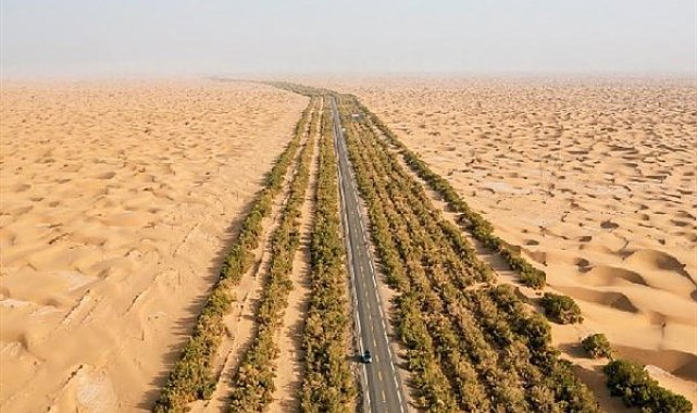 Sıfır karbonlu çöl otoyolu, 5 milyon kilovat yeşil enerji üretti