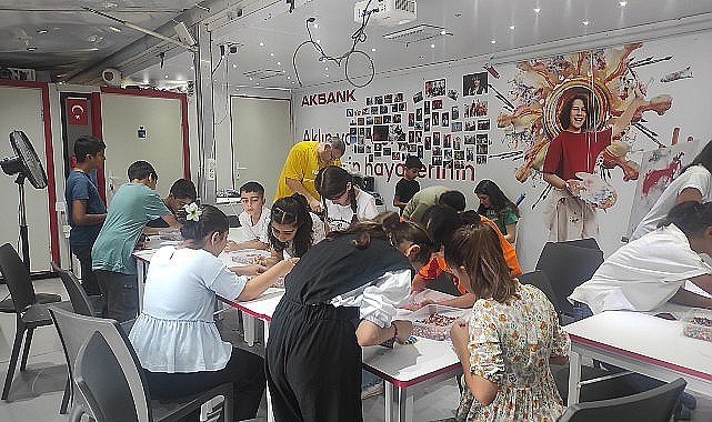 Akbank, Deprem Bölgesindeki Gençlerle Yol Arkadaşlığına Devam Ediyor: Güzel Yarınlar Hareketi Malatya'da