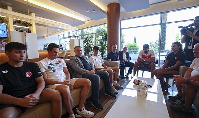 Bakan Bak’tan Paris Olimpiyatlarına hazırlanan sporculara destek ziyareti