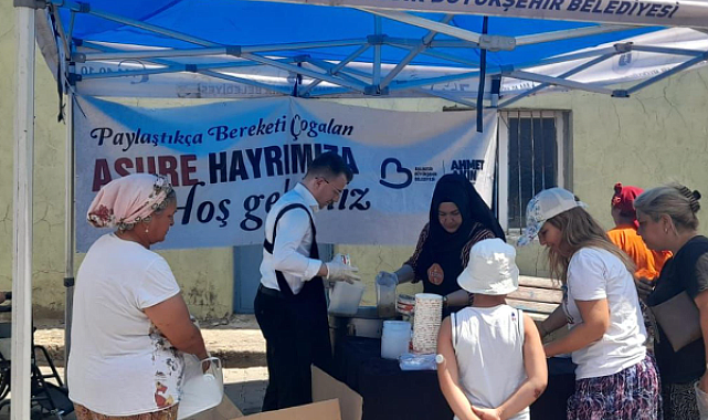 Balıkesir'de 35 bin kişilik aşure dağıtıldı