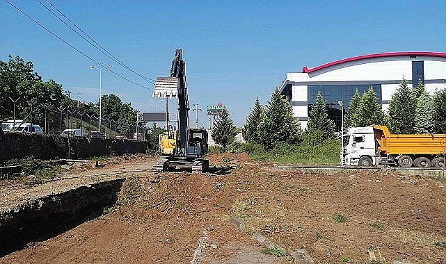 Başiskele'de D-130 Karayolu üzerine yeni durak cebi