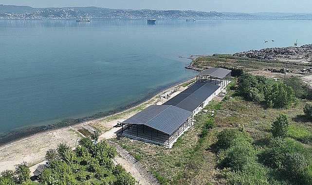 Başiskele Su Sporları Merkezi'nde çatı imalatı tamam