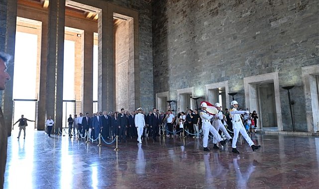 Başkan Akın, Anıtkabir’i ziyaret etti