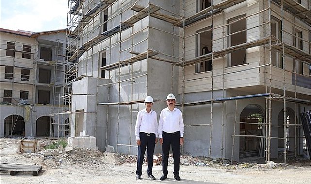 Başkan Altay, Kadınhanı’nda yürütülen tarihi kentsel dönüşüm çalışmalarını inceledi