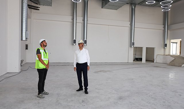 Başkan Altay, Ladik Mahallesi’ne kazandırılan düğün salonunu inceledi