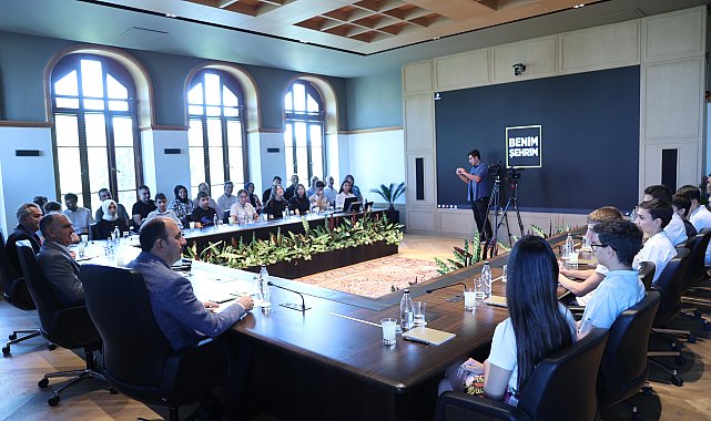 Başkan Altay, LGS’de Türkiye birincisi olan Konyalı öğrencilerle buluştu