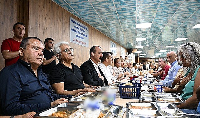 Başkan Böcek oruç lokmasına katıldı