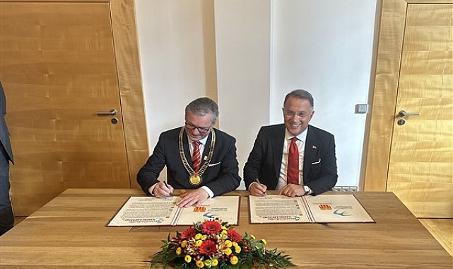Başkan Çalık, Beylikdüzü ile Paderborn kardeş şehir protokolünün ilk etabını imzaladı