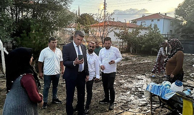 Başkan Levent Koç selden zarar gören Güzelcekale'de incelemelerde bulundu