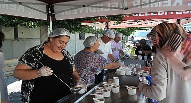Başkan Topaloğlu'ndan aşure ikramı