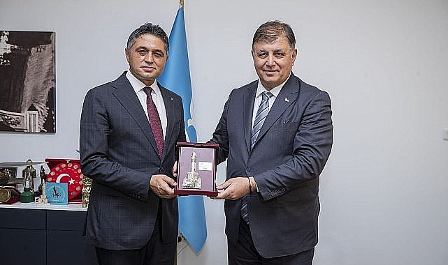 Başkan Tugay Aliağa'da koordinasyon toplantısı yaptı “Bu kentin kronikleşmiş sorunlarını çözmek istiyoruz