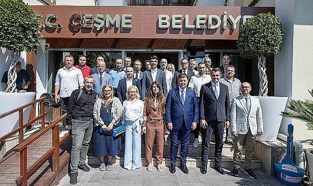 Başkan Tugay'dan Çeşme'de ranta karşı kararlılık mesajı Başkan Tugay: Halkın, kentin yararına olan her şeyin yanındayız