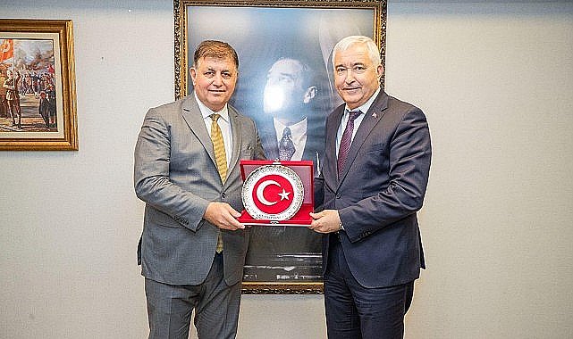 Başkan Tugay'dan sosyal belediyecilik vurgusu
