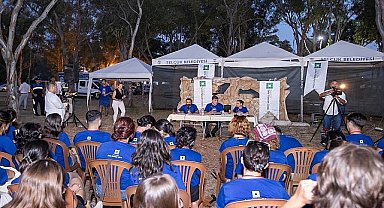 Başkan Tugay, Selçuk'ta gençlerle bir araya geldi “Kahraman olmayı denemenizi istiyorum