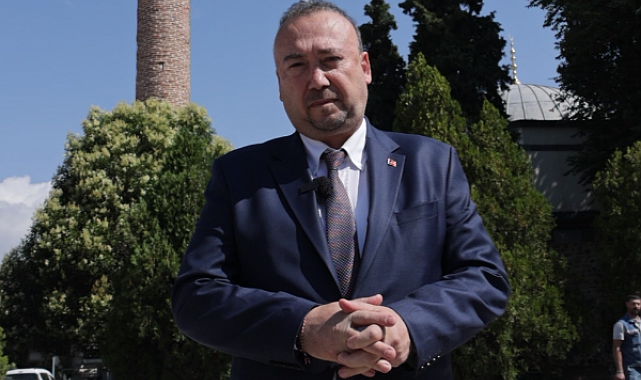 Başkan Yalım, Kent Merkezi’ne Türk bayrağı dikti