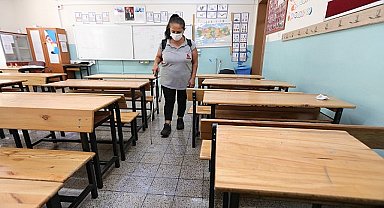 Bayraklı'da okullar dezenfekte ediliyor