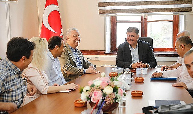 Bergama ve çevresindeki ilçeleri ziyaret eden İzmir Büyükşehir Belediye Başkanı Dr. Cemil TUGAY, tarım ve hayvancılık sektörlerindeki gelişmeleri değerlendirdi