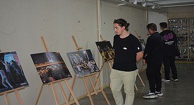 Bu sergide 15 Temmuz demokrasi mücadelesi fotoğraflarla anlatılıyor
