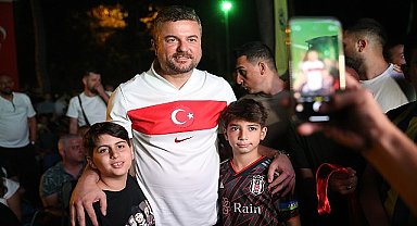 Buca'da millî maç coşkusu Hasanağa Bahçesi'ne sığmadı