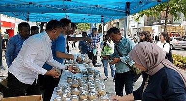 Büyükşehir 12 ilçede aşure dağıtacak