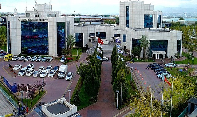 Büyükşehir Belediyesi'nde görev değişimi